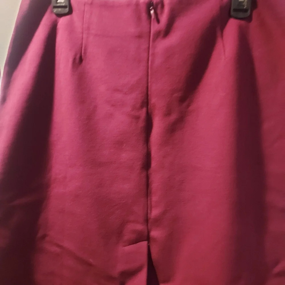 Lands' End Pretty Burgundy Pencil Skirt in Size 12P - Picture 6 of 8